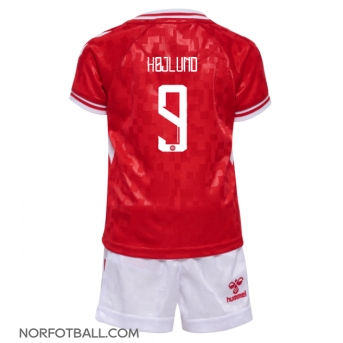 Billige Fotballdrakt Danmark Rasmus Hojlund #9 Replika Hjemmedraktsett Barn EM 2024 Kortermet (med bukser)